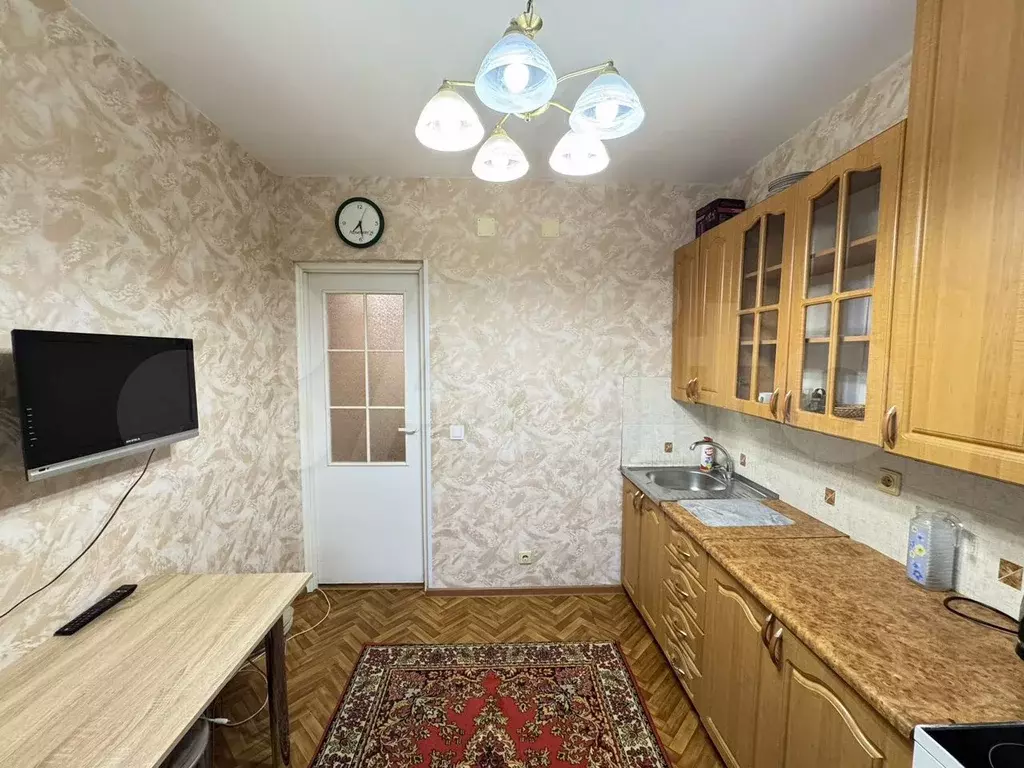 1-к. квартира, 38 м, 8/10 эт. - Фото 1