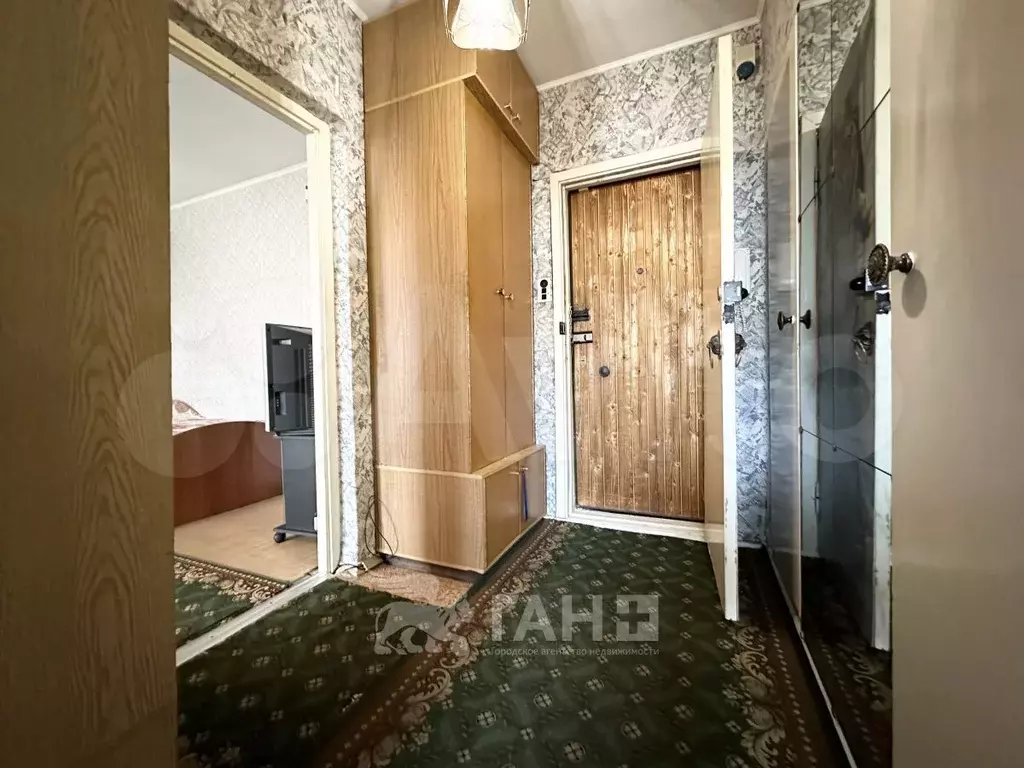 10 и более-к. квартира, 38,8 м, 12/12 эт. - Фото 1