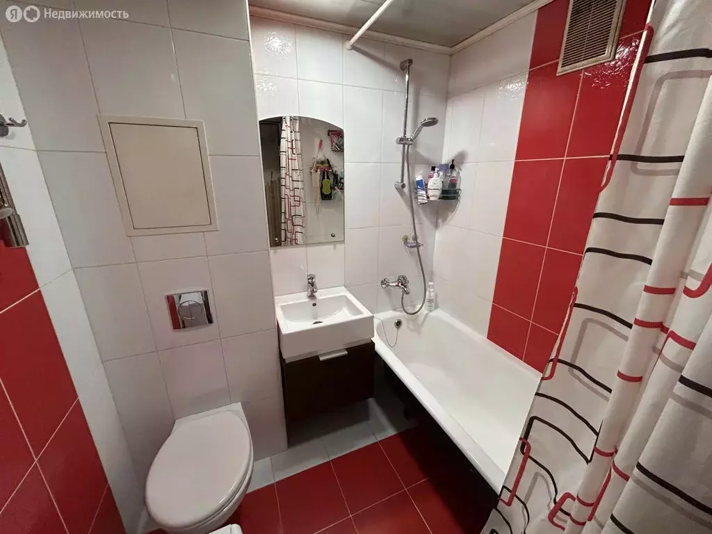 1-комнатная квартира: Казань, улица Сафиуллина, 21 (39 м) - Фото 2