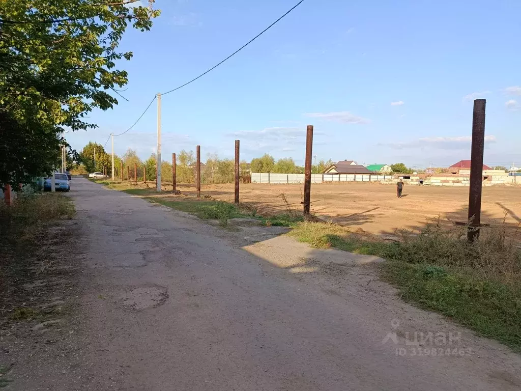 Участок в Саратовская область, Энгельсский район, Красноярское ... - Фото 0