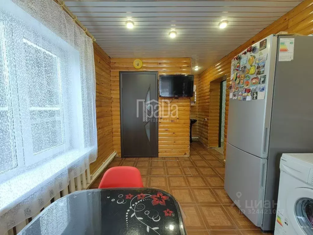 Дом в Красноярский край, Уяр г. Манско-Уярский округ, ул. Лебедевой, ... - Фото 2