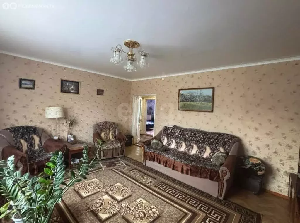 Дом в Калининск, улица Пугачёва, 1 (118 м) - Фото 1