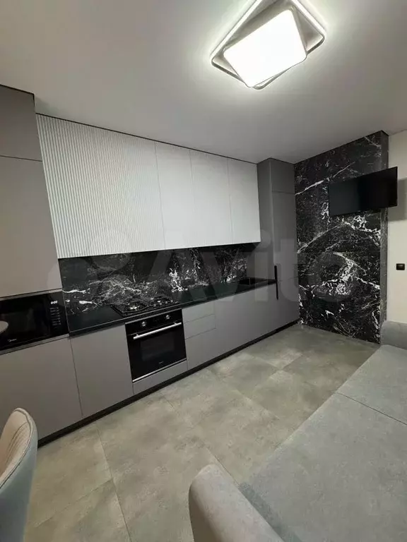 1-к. квартира, 42 м, 7/8 эт. - Фото 0