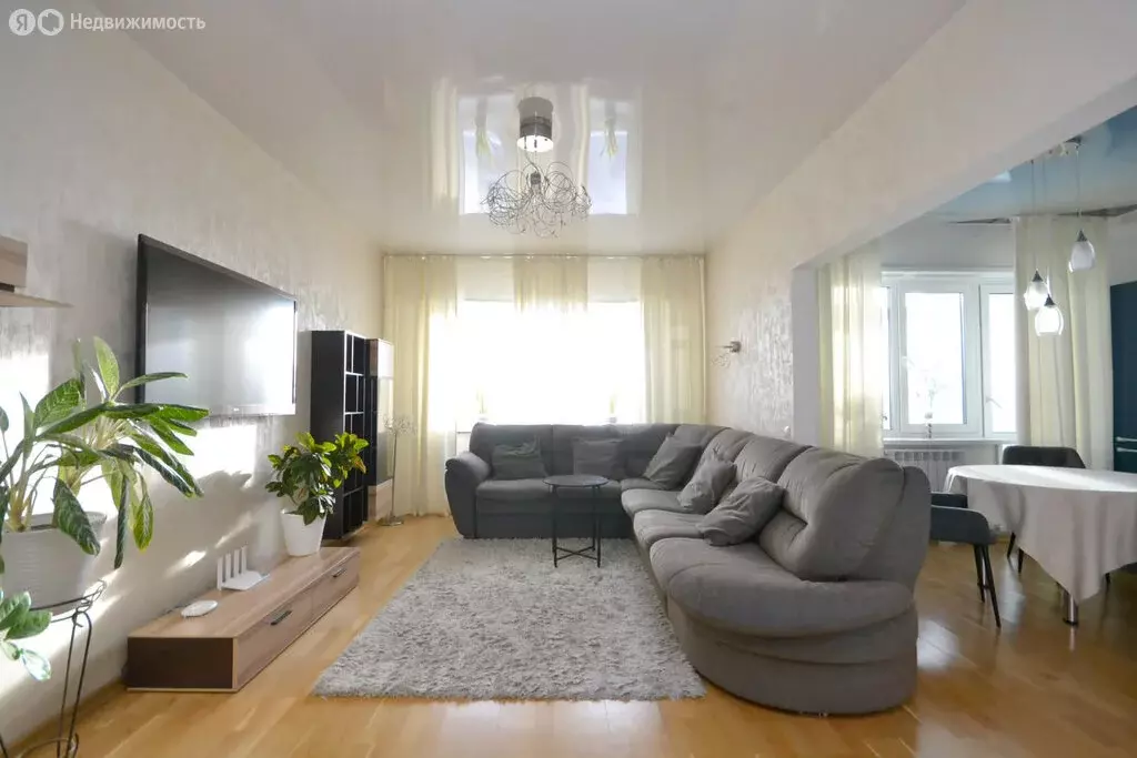 3-комнатная квартира: Якутск, улица Пояркова, 19 (88 м) - Фото 1