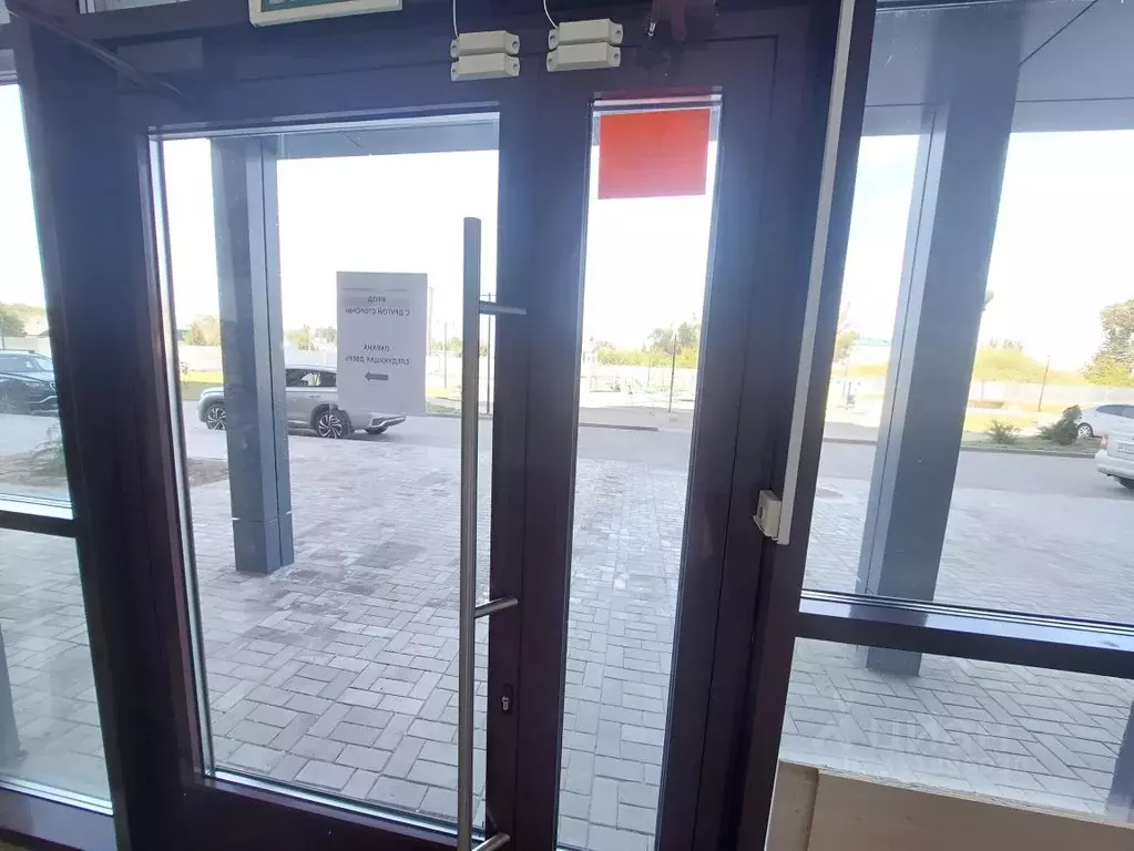 Торговая площадь в Саратовская область, Балаково ул. Комарова, 77 (110 ... - Фото 2