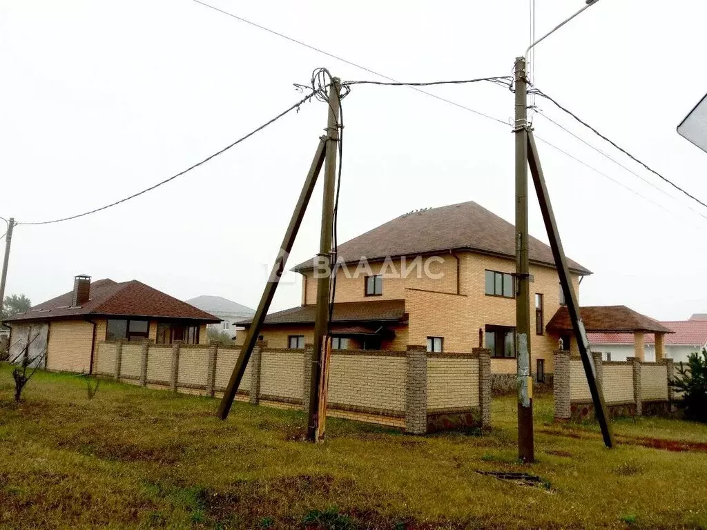 Дом в село Стрелецкое, микрорайон Стрелецкое-72, Дачная улица (250 м) - Фото 1