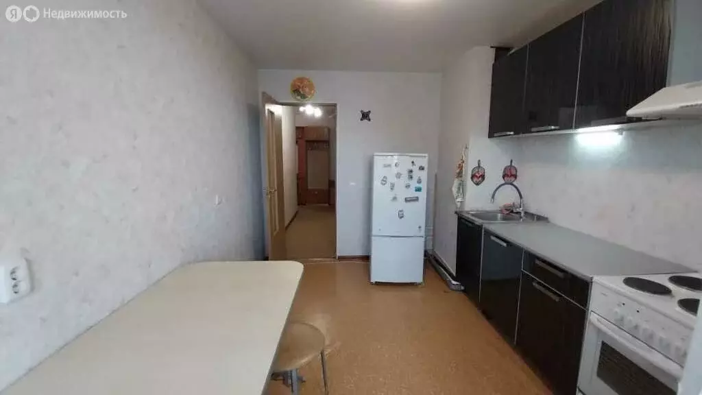 3-комнатная квартира: Тихвин, улица Ярослава Иванова, 1 (68 м) - Фото 1