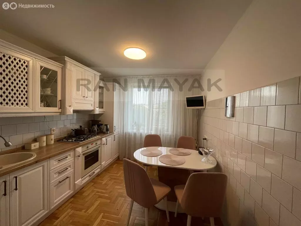 3-комнатная квартира: Майкоп, Заводская улица, 1А (72.2 м) - Фото 1