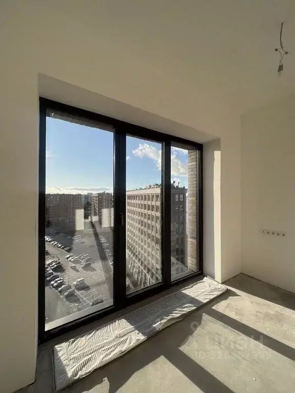 Студия Санкт-Петербург наб. Макарова, 58 (30.6 м) - Фото 1