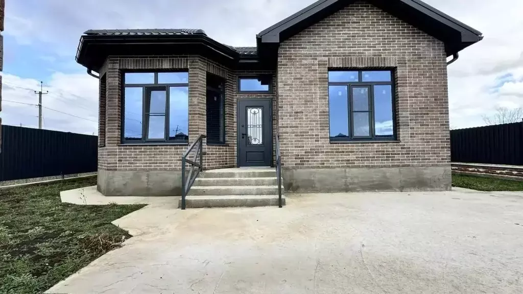 Дом в Краснодарский край, Динской район, Южно-Кубанское с/пос, пос. ... - Фото 2