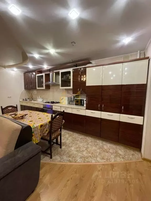 3-к кв. Астраханская область, Астрахань ул. Бабефа, 2 (107.0 м) - Фото 1