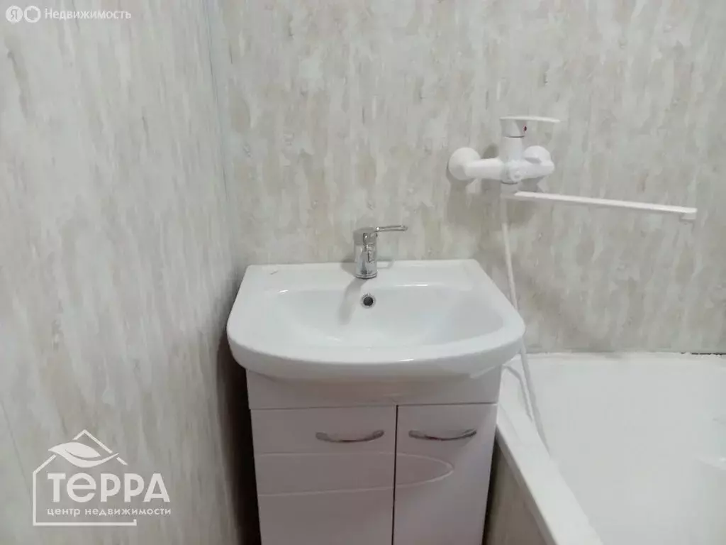 2-комнатная квартира: Стахановка, улица Ленина, 19 (48 м) - Фото 1