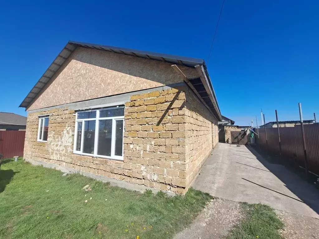 Дом в Крым, Симферопольский район, Трудовское с/пос, пос. Айкаван, ... - Фото 1