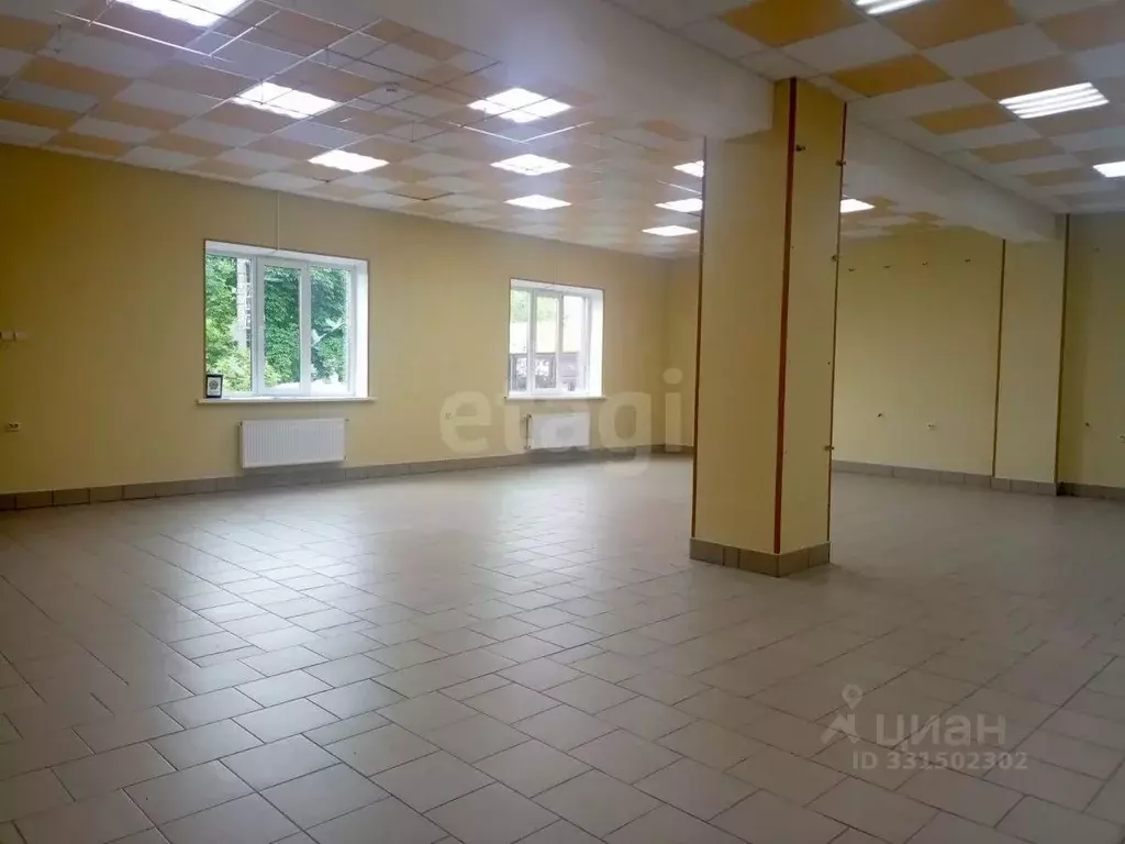 Торговая площадь в Калужская область, пос. Бабынино ул. Кооперативная ... - Фото 2