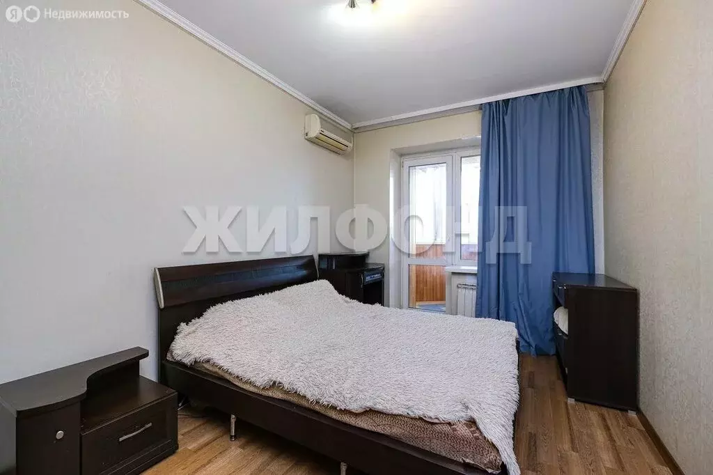 3-комнатная квартира: Новосибирск, улица Кошурникова, 8 (90 м) - Фото 0