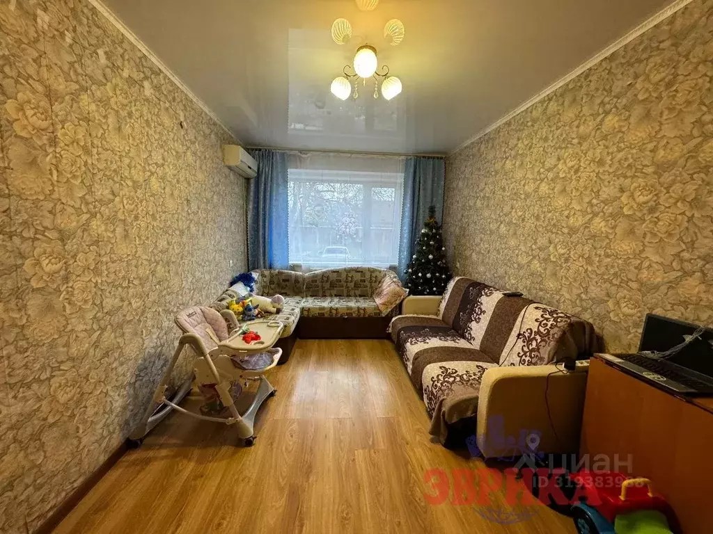 3-к кв. Краснодарский край, Крымск ул. Лермонтова (59.3 м) - Фото 0
