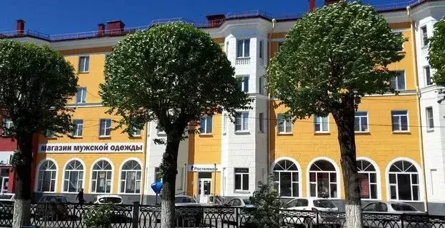Торговая площадь в Свердловская область, Первоуральск ул. Ватутина, 37 . - Фото 0