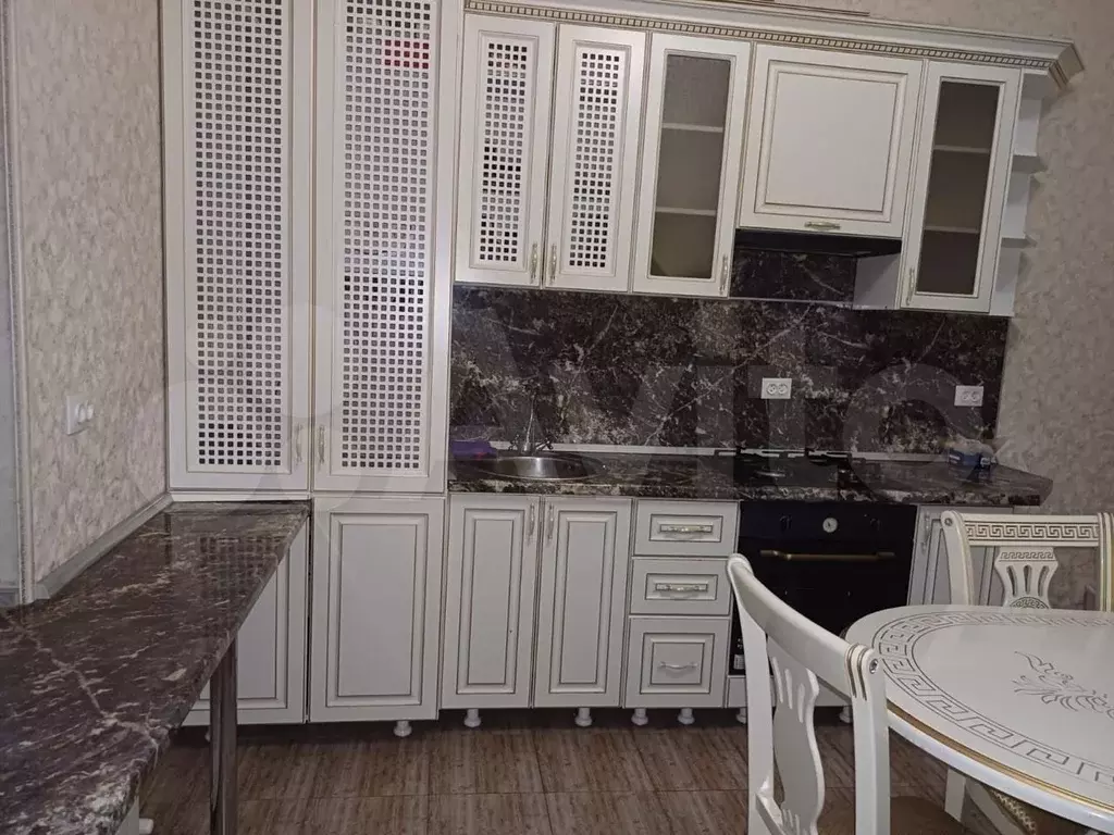 1-к. квартира, 55 м, 3/5 эт. - Фото 0