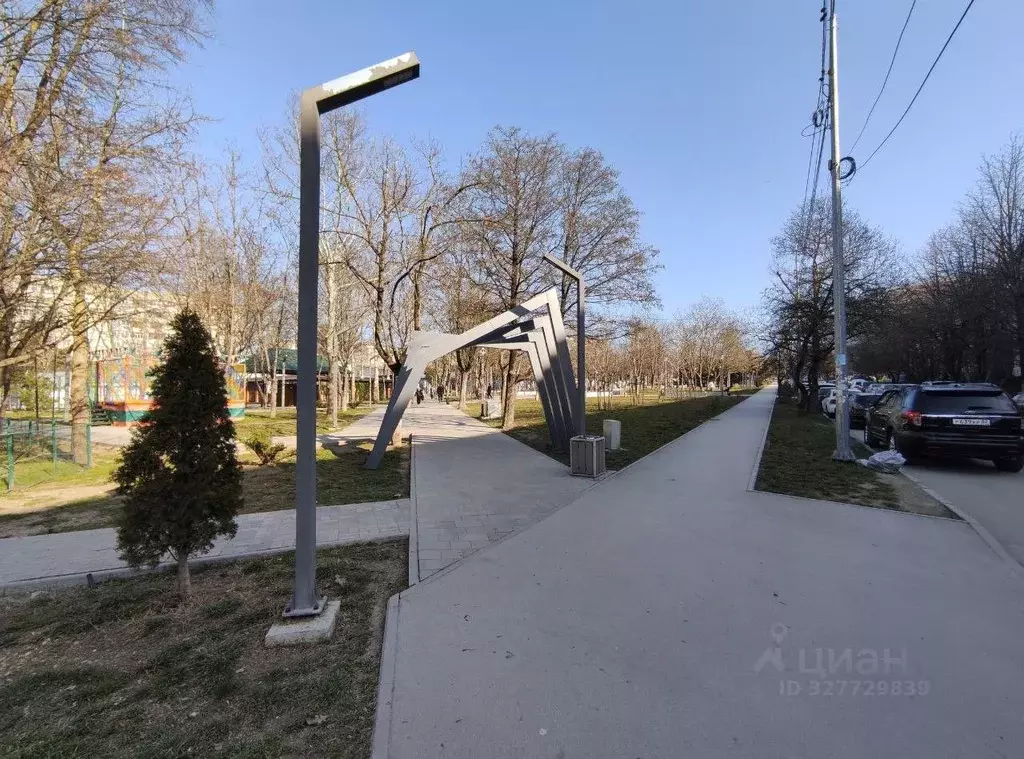 3-к кв. Крым, Симферополь ул. 60 лет Октября, 13/64 (69.5 м) - Фото 1