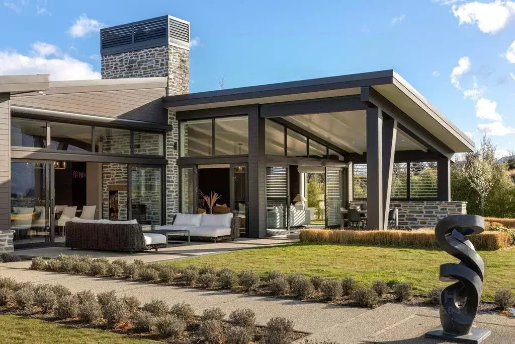 Дом в Краснодарский край, Сочи Красная Поляна пгт, 2-й Садовый мкр,  ... - Фото 1