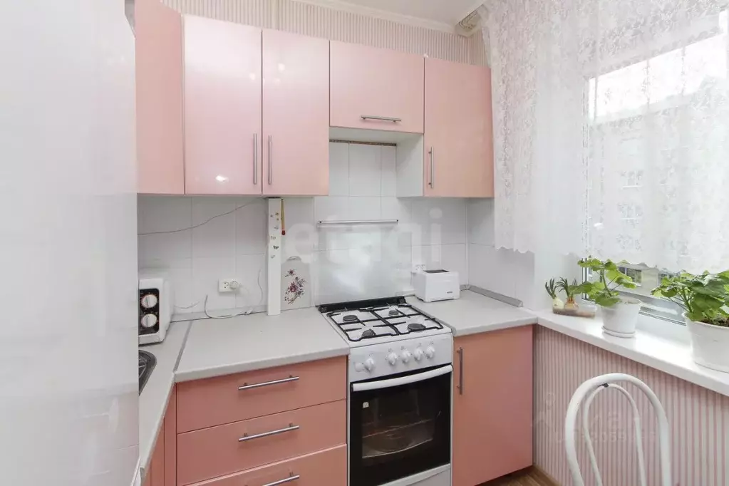 2-к кв. Тюменская область, Тюмень ул. Парфенова, 18 (45.4 м) - Фото 1