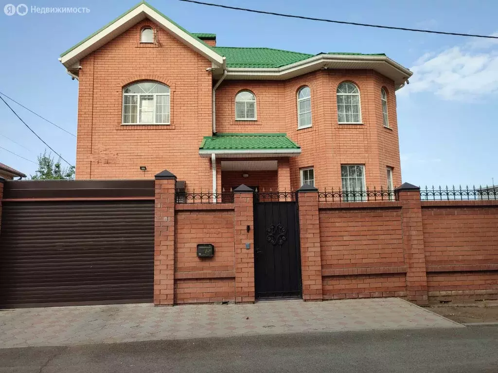 Дом в Волгодонск, улица Гагарина (297 м) - Фото 0