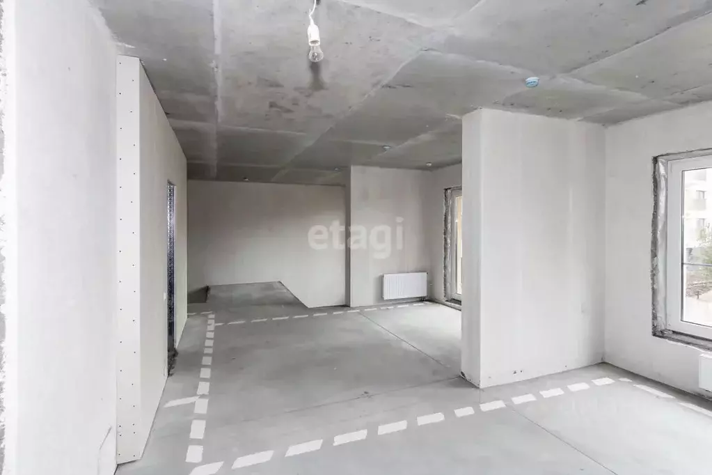 3-к кв. Тюменская область, Тюмень ул. Газовиков, 40 (196.54 м) - Фото 0