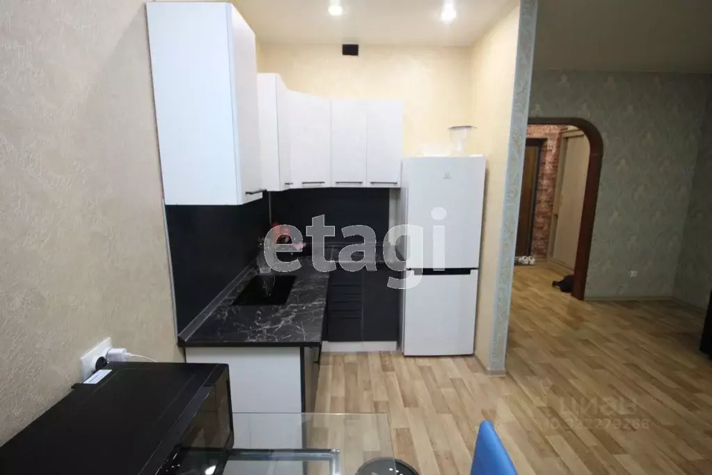 Студия Тюменская область, Тюмень ул. Тимофея Чаркова, 81к2 (29.0 м) - Фото 1