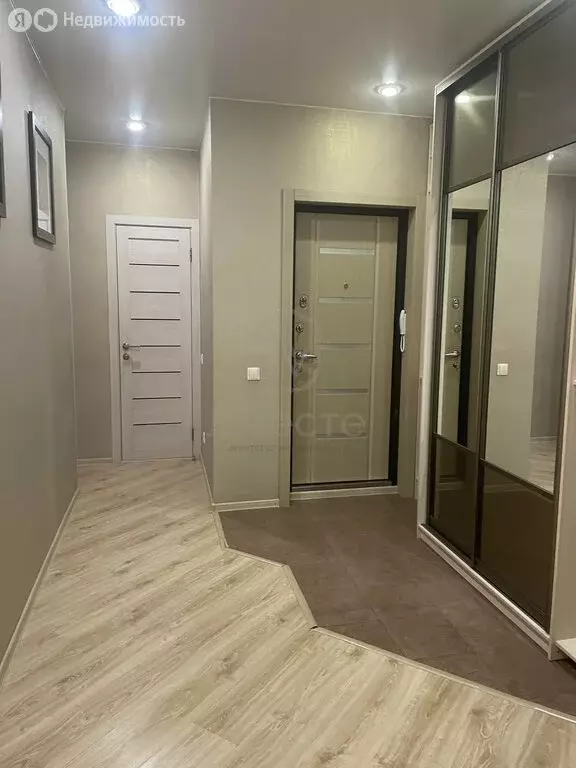3-комнатная квартира: Новосибирск, улица В. Высоцкого, 51 (82 м) - Фото 0