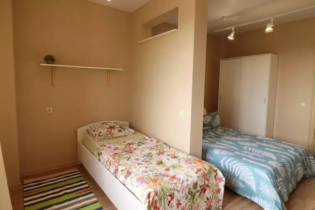 2-к кв. Астраханская область, Астрахань пл. Карла Маркса, 3к1 (70.0 м) - Фото 1
