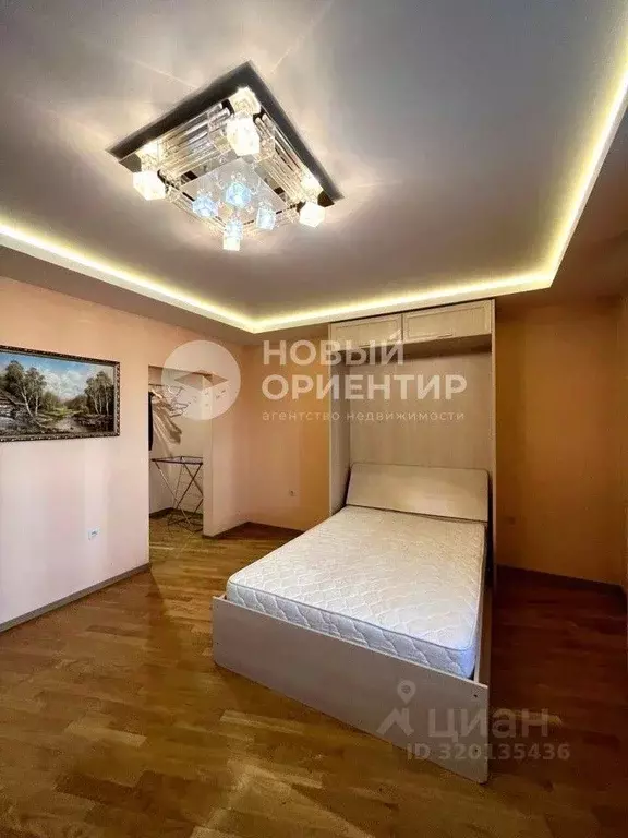 2-к кв. Свердловская область, Верхняя Пышма ул. Калинина, 35 (69.6 м) - Фото 0