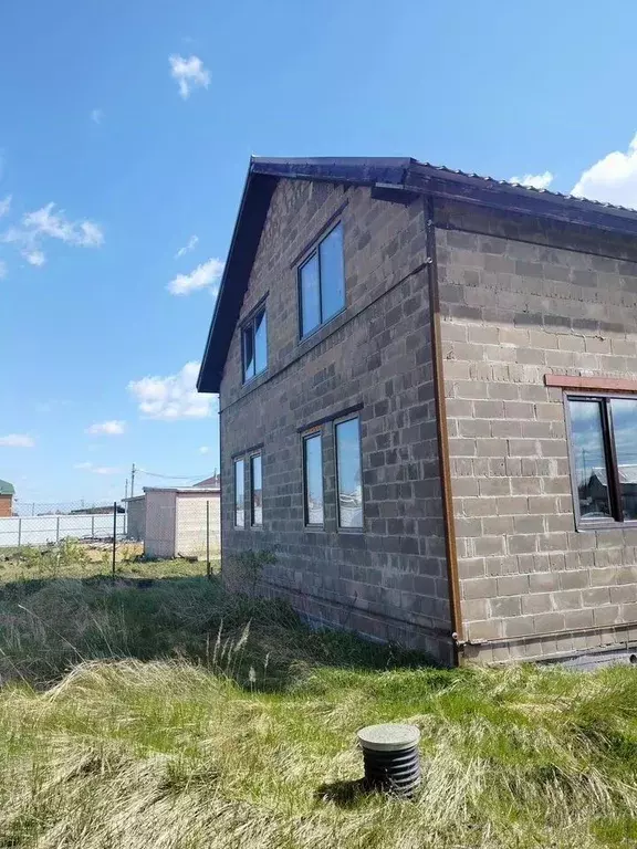 Дом в Новгородская область, Новгородский район, Савинское с/пос, д. ... - Фото 0