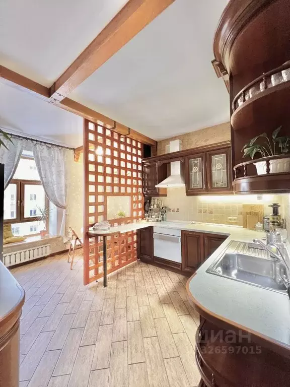 3-к кв. Омская область, Омск Братская ул., 19 (90.7 м) - Фото 0