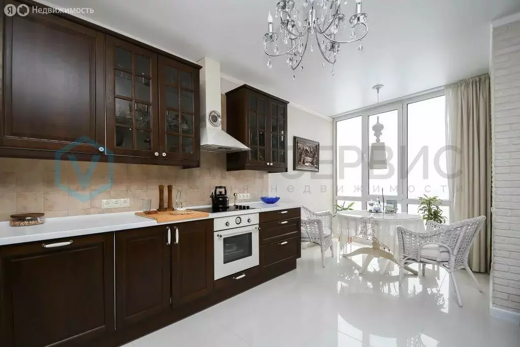 3-комнатная квартира: Омск, проспект Комарова, 15к1 (89 м) - Фото 1