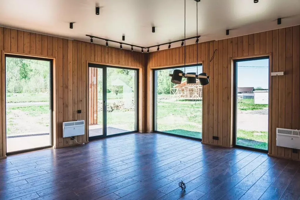 Дом в Ленинградская область, Приозерский район, Громовское с/пос  (77 ... - Фото 1