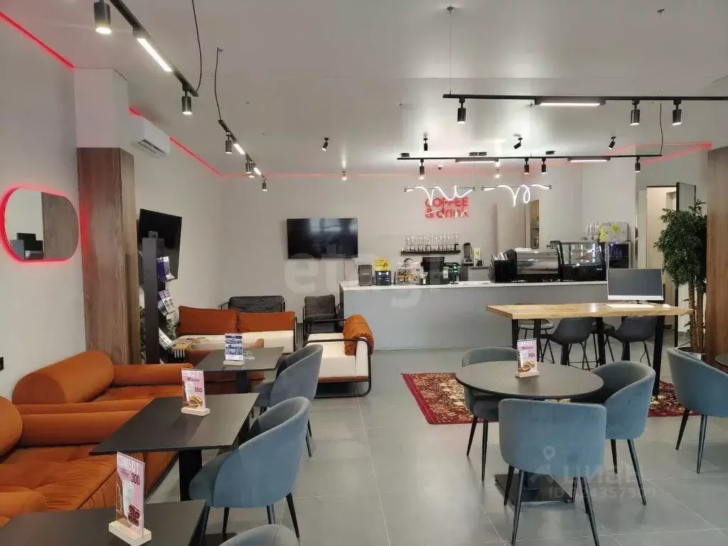 Торговая площадь в Тюменская область, Тюмень ул. Тимофея Чаркова, 39с1 ... - Фото 1