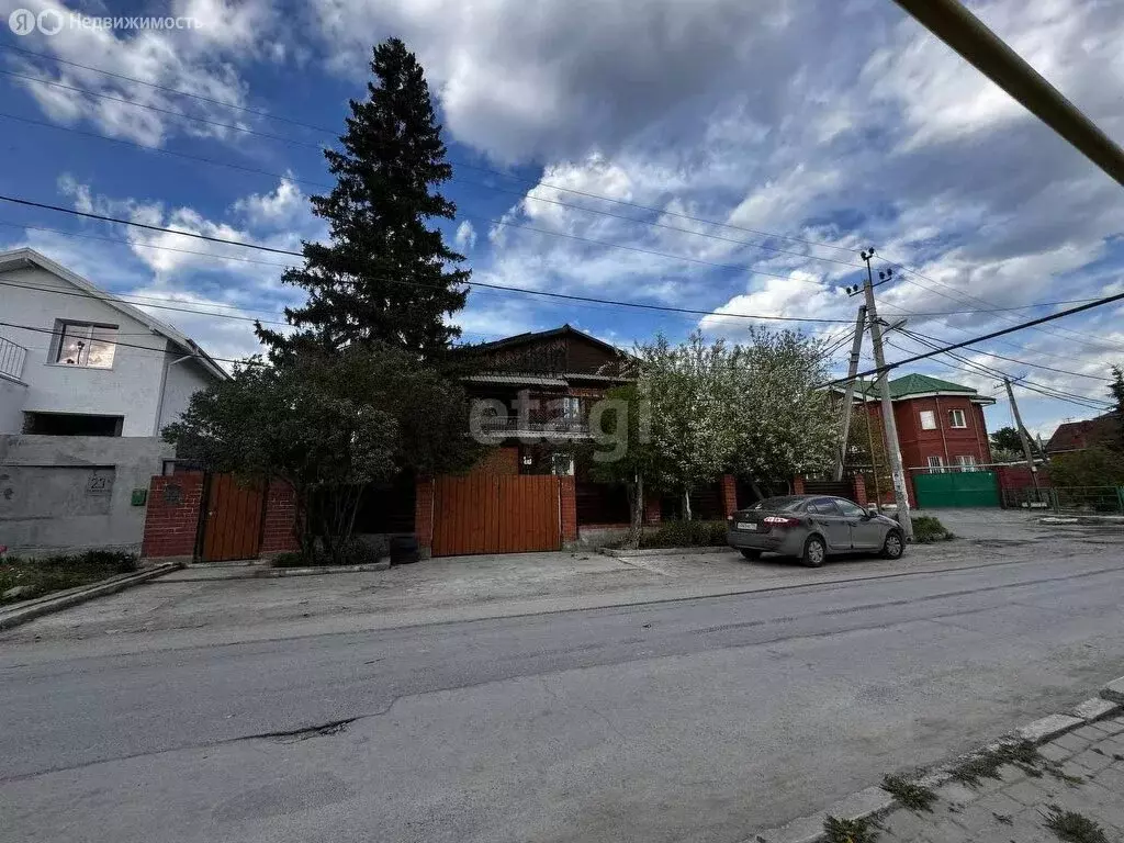Дом в Екатеринбург, улица Рыбаков (315 м) - Фото 0