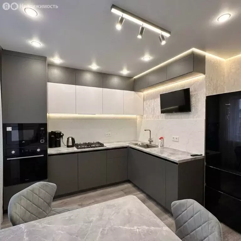 2-комнатная квартира: Белгород, улица Николая Островского, 27 (80 м) - Фото 1