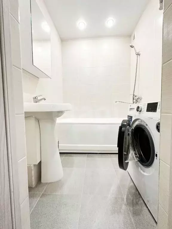 2-к кв. Сахалинская область, Южно-Сахалинск городской округ, с. ... - Фото 1