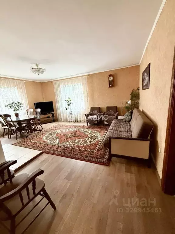 Дом в Бурятия, Улан-Удэ Тепличный мкр, 1-й кв-л,  (275 м) - Фото 1