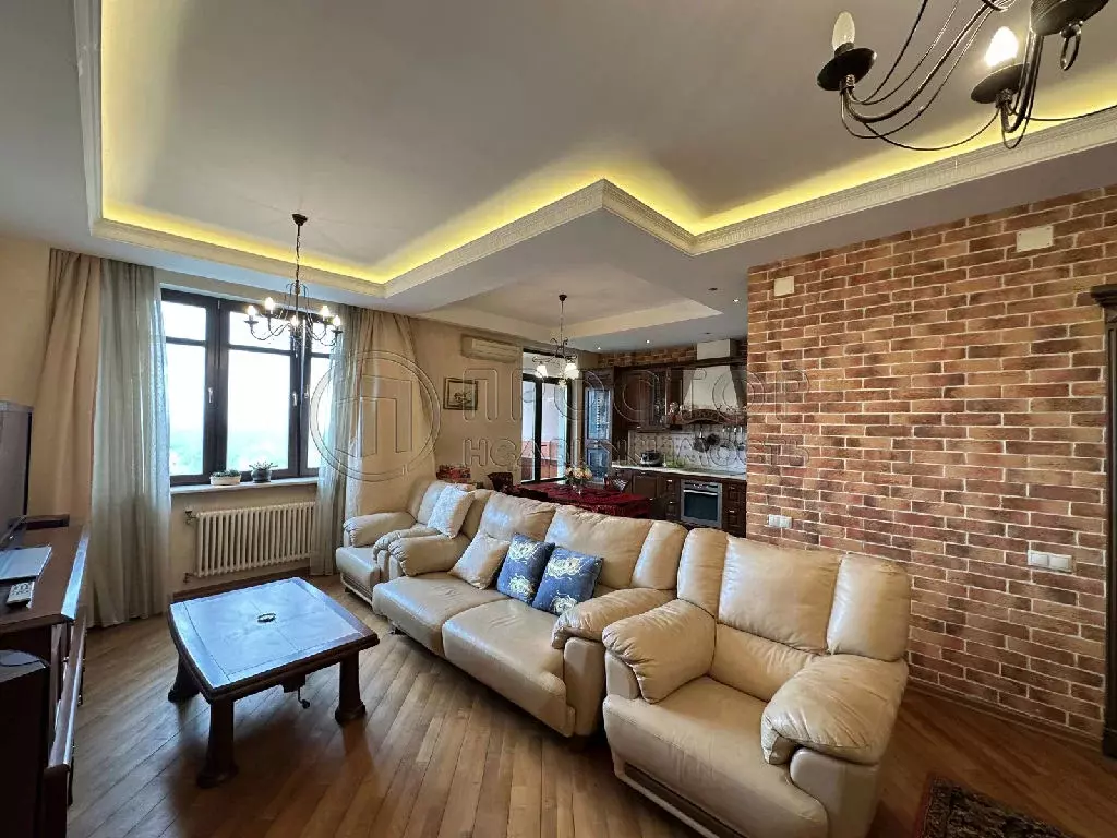 Продается 4-комнатная квартира - Фото 2