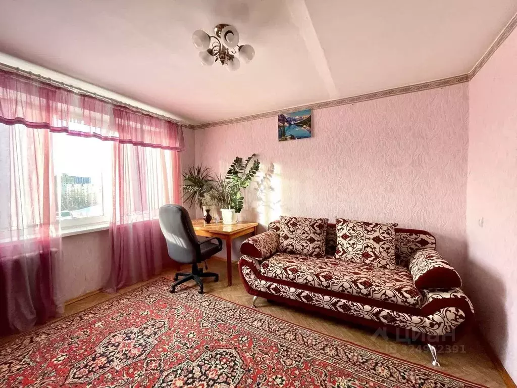 3-к кв. Тюменская область, Тюмень ул. 50 лет Октября, 68 (57.0 м) - Фото 1