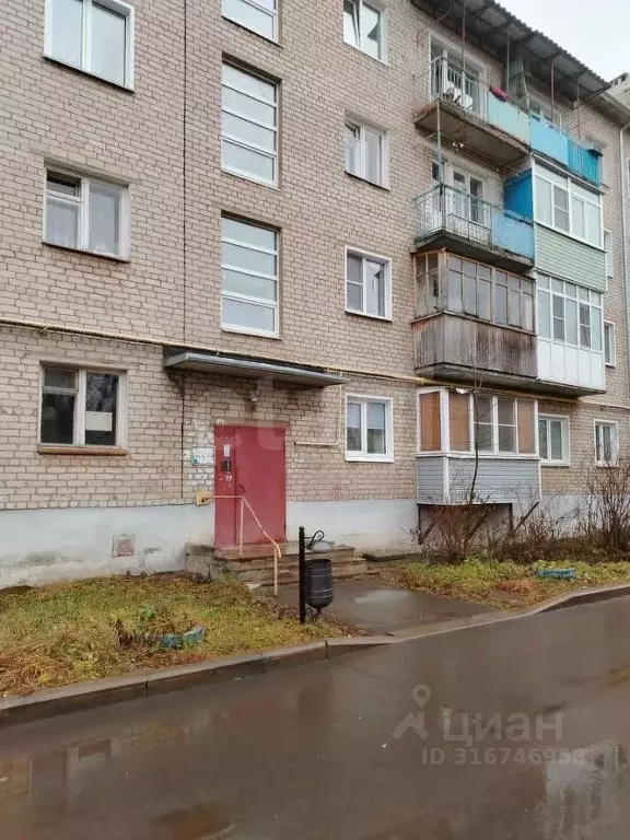 3-к кв. Ярославская область, Данилов Петербургская ул., 67 (61.4 м) - Фото 1