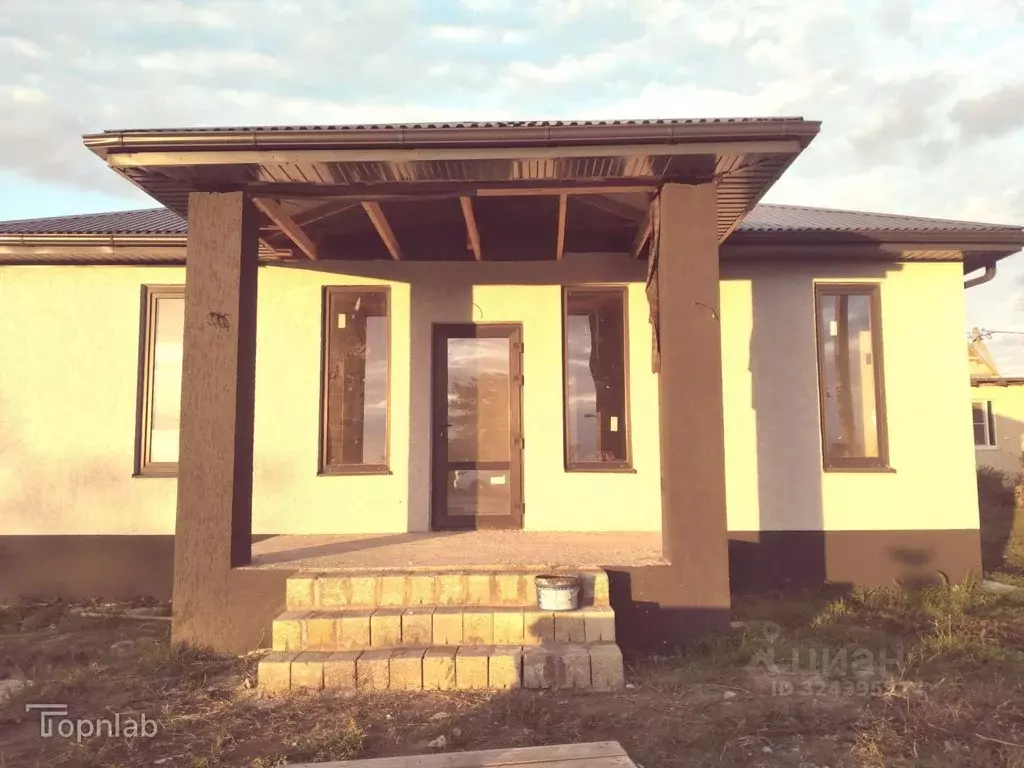 Дом в Краснодарский край, Темрюк Труженик СНТ, ул. Весенняя, 32 (96 м) - Фото 1