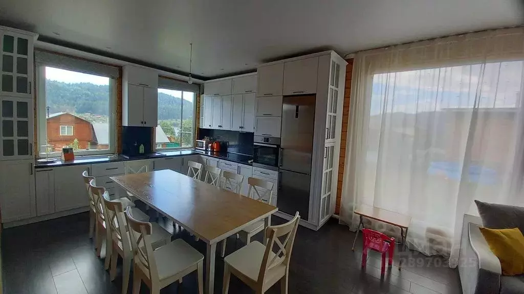 Дом в Алтай, Турочакский район, с. Иогач Школьная ул., 27А (220 м) - Фото 1