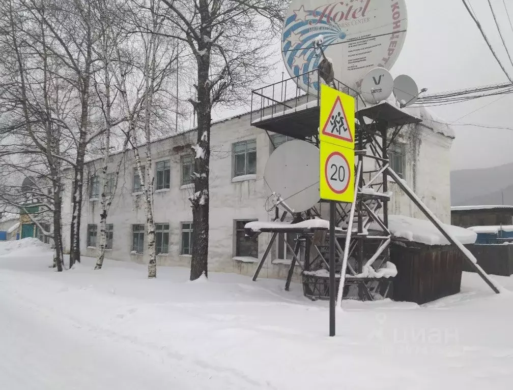 Помещение свободного назначения в Иркутская область, Мама рп ул. ... - Фото 1