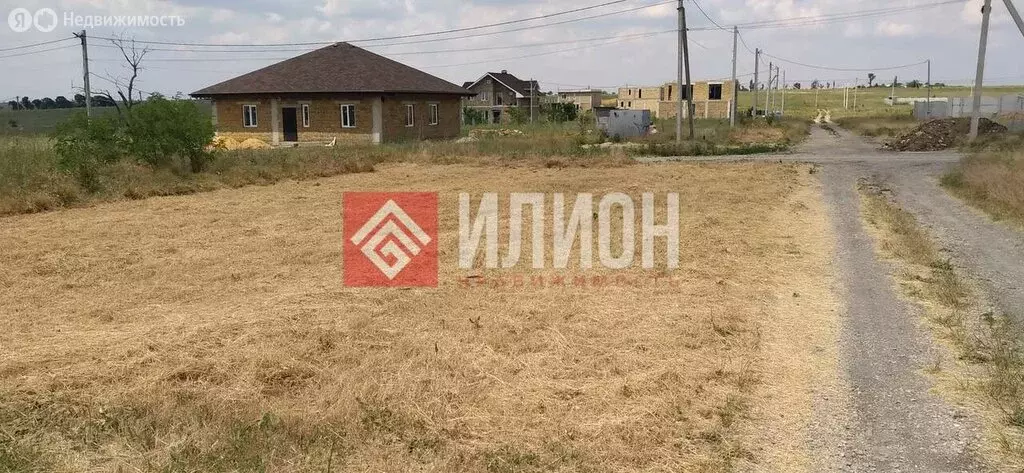 Участок в Мирное, улица Сергея Кислицына (7.3 м) - Фото 2