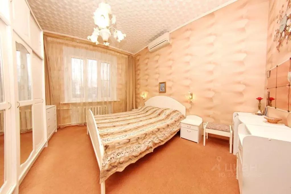 3-к кв. Тульская область, Тула ул. Смидович, 6 (73.5 м) - Фото 0