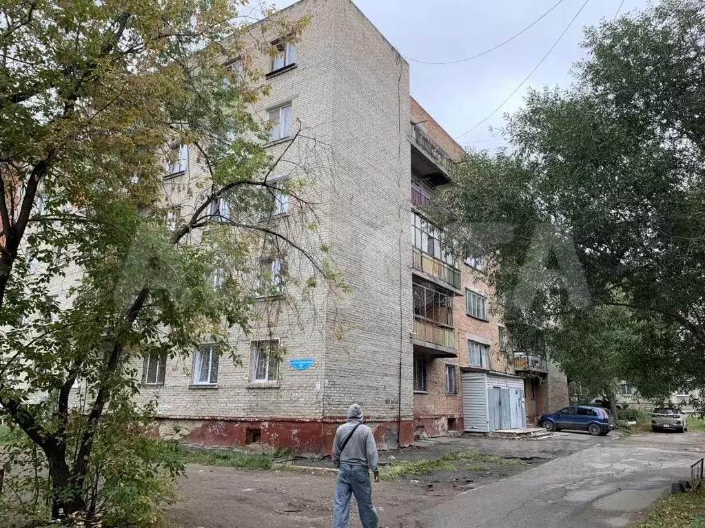 Комната Омская область, Омск ул. 50 лет Профсоюзов, 97 (12.5 м) - Фото 1