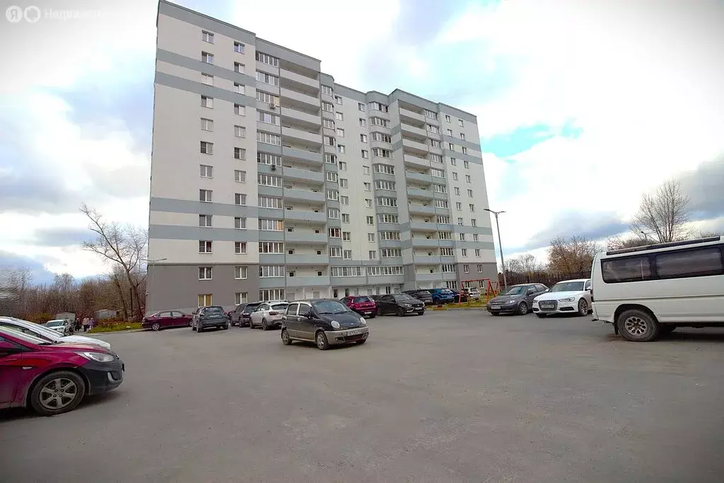 3-комнатная квартира: Екатеринбург, жилой район Сортировочный, ... - Фото 1